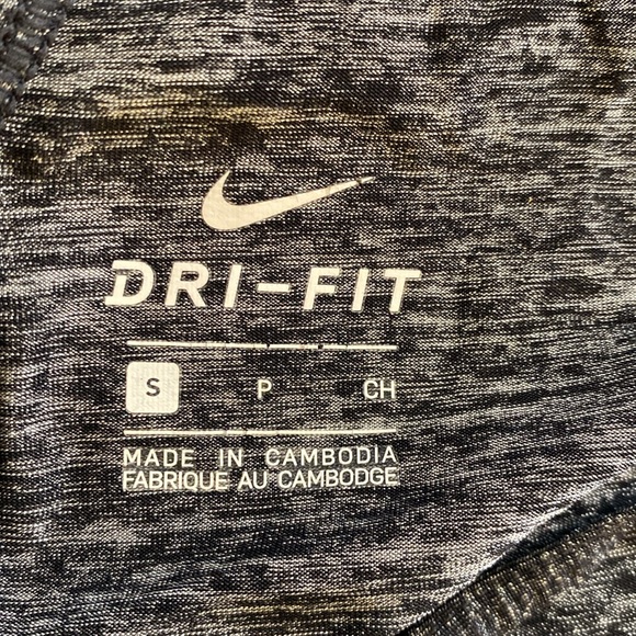 BUNDLE: two Nike Dri-Fit strappy performance tanks Sz S - Picture 11 of 14